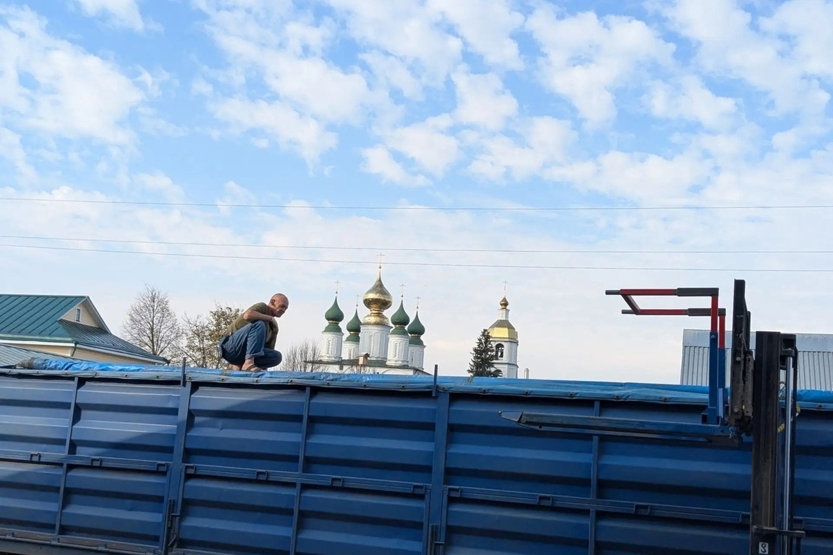Николо-Шартомский монастырь отправил в зону СВО фуру картофеля

Очередная фура с овощами, выращенными на монастырском по