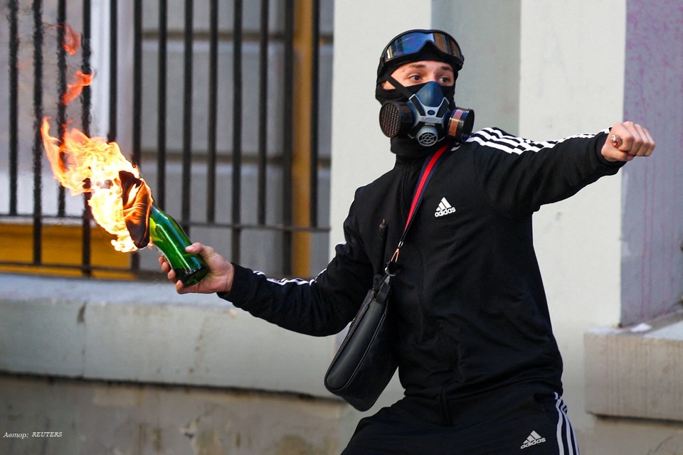 «Революция фламинго»: Албания вспыхнула на фоне протестов против курорта зятя Трампа

Политолог Брутер: режим Рамы в Алб
