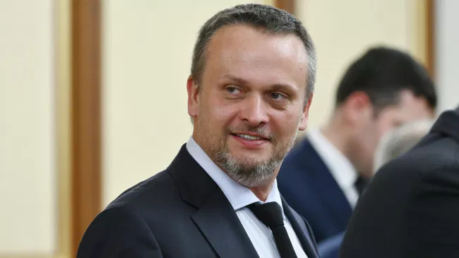 Никитин рассказал, что поставит в кабинете на посту вице-премьера

Краткий пересказ от РИА ИИ

Глава Минтранса РФ Андрей