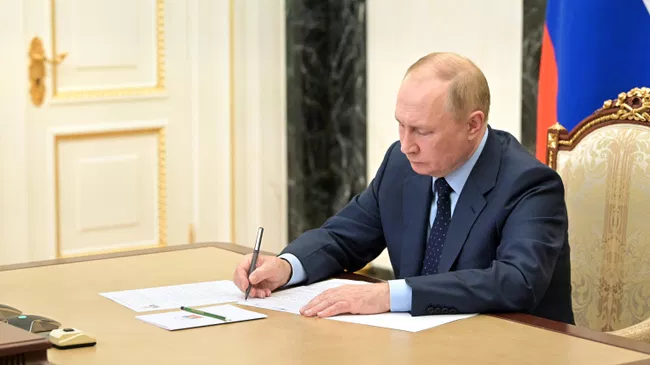 15: 57 23.10.2026дополняется ...

Путин наградил посмертно членов избиркомов, погибших в приграничье

Путин наградил орд