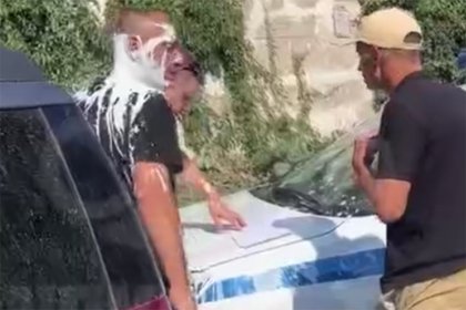 Участник ДТП плеснул лишнего и пообещал постирать полицейские штаны

В Крыму необычная развязка дорожно-транспортного пр