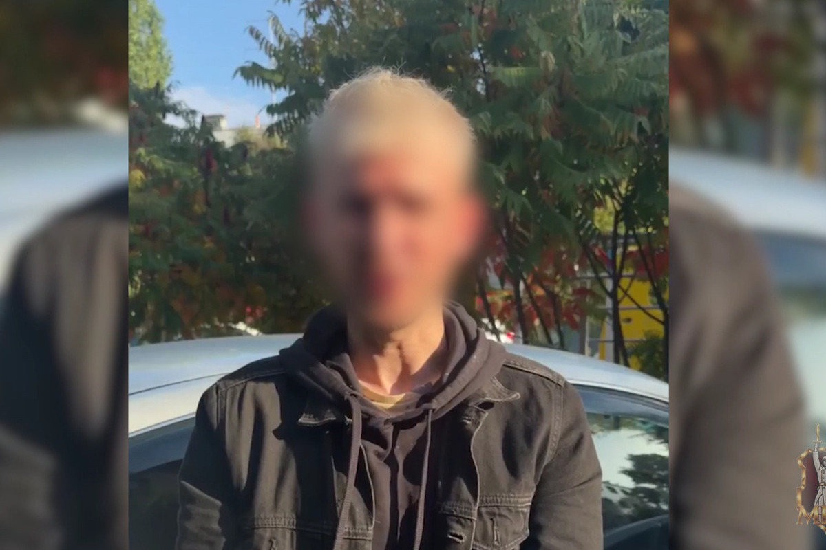 В Волгограде задержали мужчину, пытавшегося оборудовать тайник с наркотиком

36-летний житель Волгограда попался сотрудн