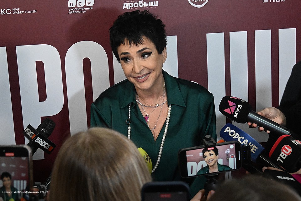 «Отхарассьте меня кто-нибудь»: Лолита не понимает жалоб на харассмент и буллинг в работе

Лолита осудила жалобы молодежи