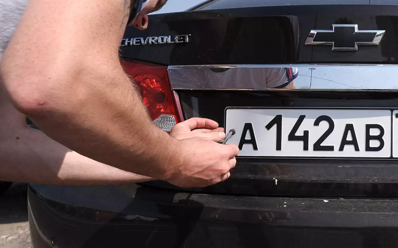 Можно ли передать автомобильные номера по наследству?

Глава ГАИ разъяснил процедуру регистрации ТС и выдачи регистрацио