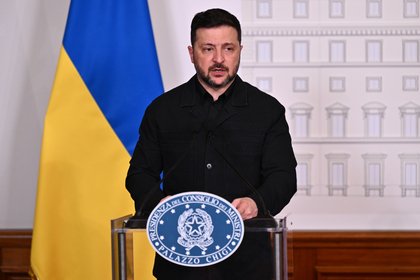 В обращении Зеленского к партнерам увидели крик о помощи

Обращение президента Украины Владимира Зеленского к западным п