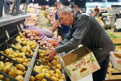 В рационе россиян обнаружили недостатки. Каких продуктов не хватает гражданам в пище?

Министр здравоохранения России Ми