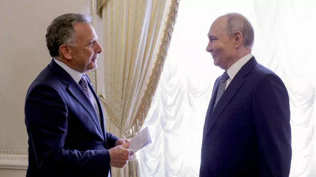 Уиткофф пришел на встречу с Путиным с заметками о трехсторонних переговорах

Краткий пересказ от РИА ИИ

Спецпосланник п