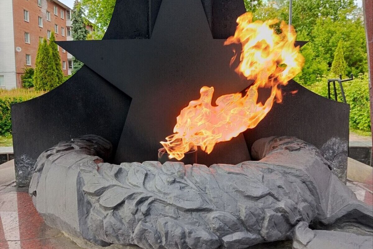Пьяный мужчина вылил спиртное на Вечный огонь в подмосковном городе

Нетрезвый мужчина осквернил памятник героям Великой