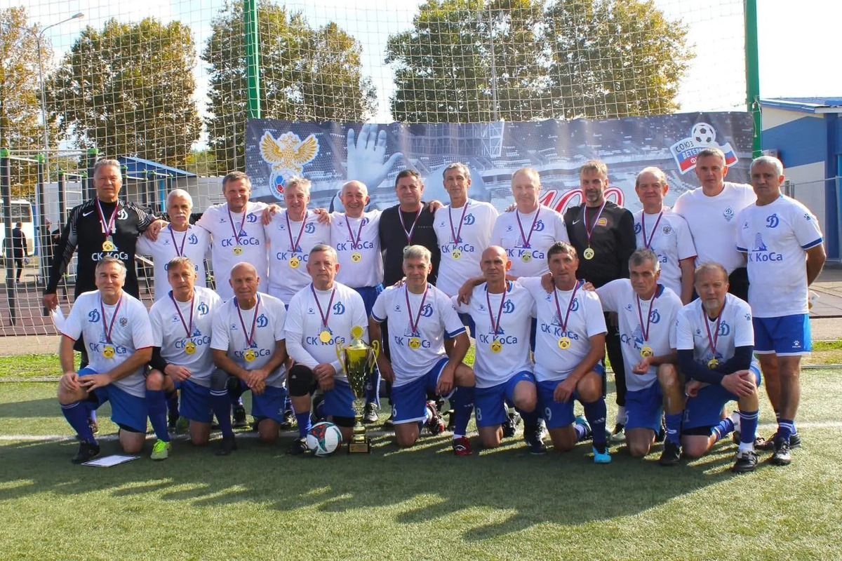 Чебоксарское «Динамо-КоСА» выиграло всероссийский турнир по футболу среди ветеранов

Футбольная команда «Динамо-КоСА» из