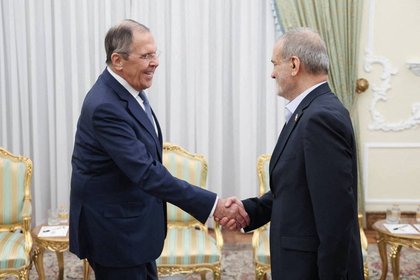 Президент Ирана ответил на предложение Путина

Президент Ирана Масуд Пезешкиан заявил, что с нетерпением ждет своего виз