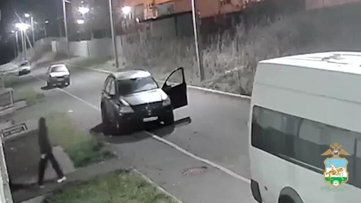 После ссоры сожгла Mercedes, но потом они всё равно помирились

26-летняя жительница Миловки решила отомстить бывшему со