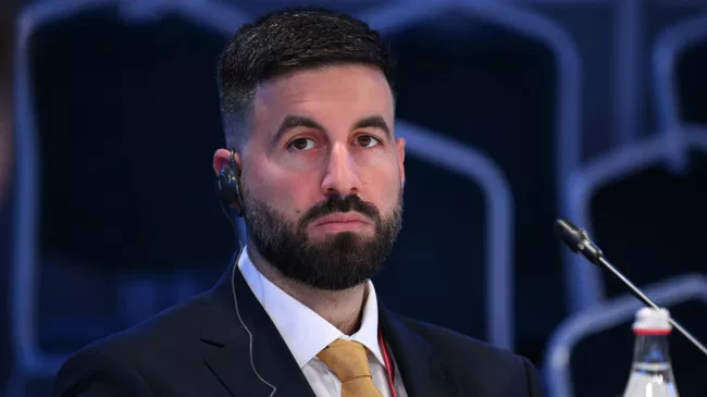 Американский журналист Хелали заключил контракт со спецназом "Ахмат"

Краткий пересказ от РИА ИИ

Журналист из США Крист