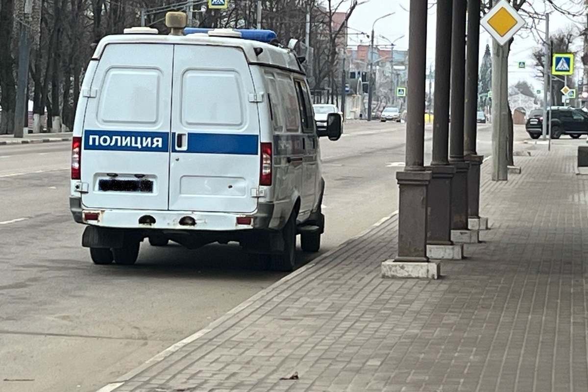 В Красном Луче задержали супружескую пару по подозрению в краже из кофейного аппарата

Злоумышленниками оказались 47-лет