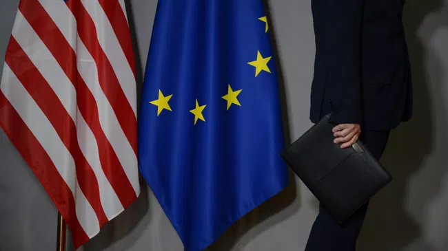 Эксперт объяснил, почему США призвали Европу смягчить антироссийские выпады

Краткий пересказ от РИА ИИ

Вашингтон призы