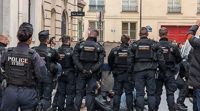 Во Франции полицейских отозвали из отпусков для усиления мер безопасности

Во Франции отменили отпуска части сотрудников